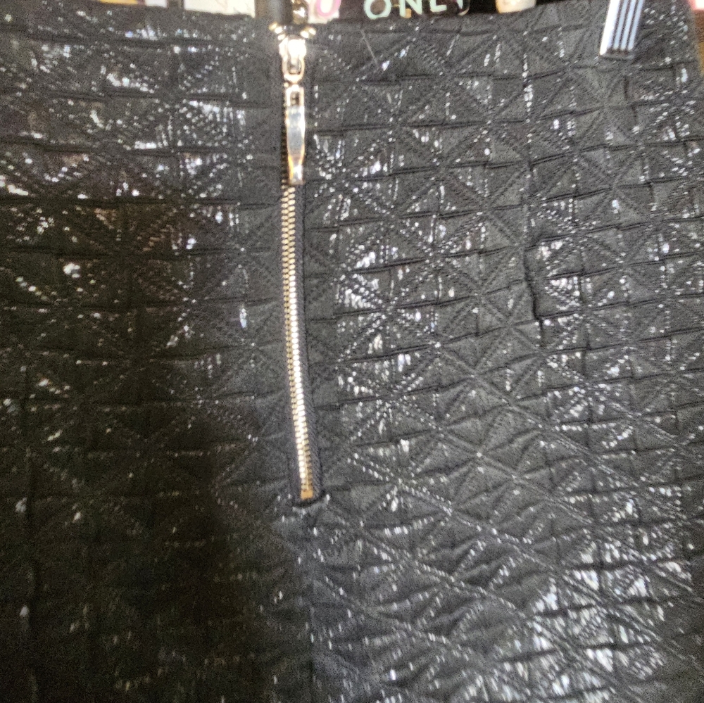 Textured Black Mini Skirt - Picture 2 of 2